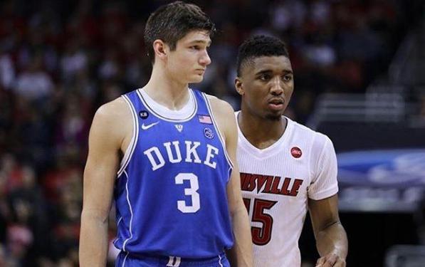 这队传球流畅得像跳舞（这队传球如舞步般丝滑）