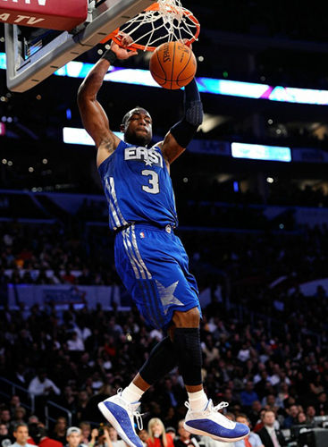 科贝：在阿劳霍遭遇心理问题后，孔德告诉弗里克他愿意踢中卫（科贝：阿劳霍出现心理困扰后，孔德已向弗里克表态愿出任中卫）