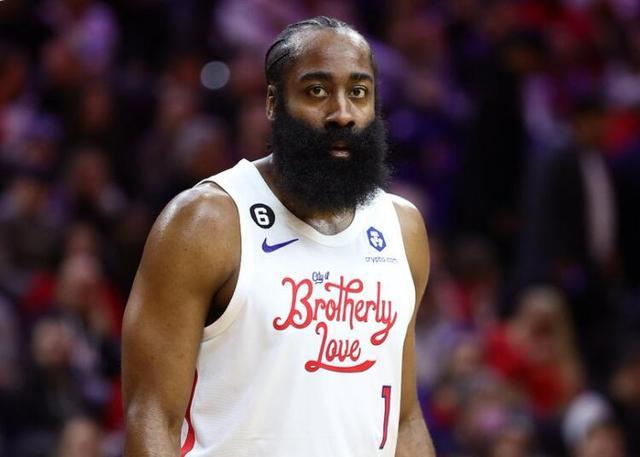 古利特＆亨利批巴萨高位压迫：为何执着于一个注定失败的战术？（古利特、亨利质疑巴萨高位逼抢：何以执迷于一套注定行不通的打法？）