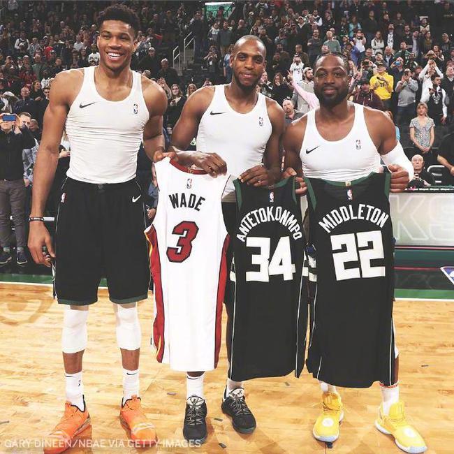 都体：尤文对洛博特卡感兴趣，但他更愿意接受来自国外的报价（都体：尤文有意洛博特卡，球员更倾向接受海外报价）